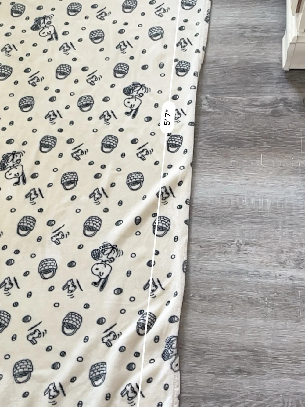 Peanuts Snoopy Fleece Throw Blanket 57” x 70” Cream Gray Easter Cozy Blanket